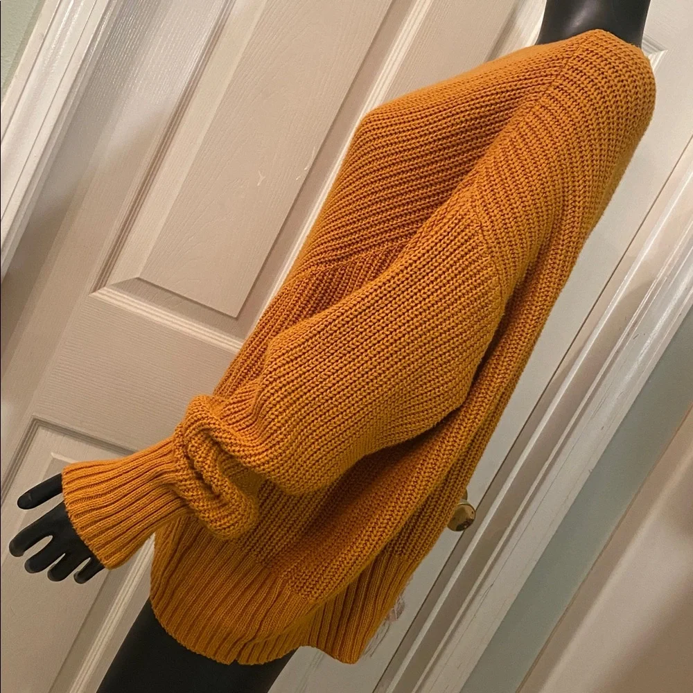 a.n.a Women's Crew Neck Knit Sweater